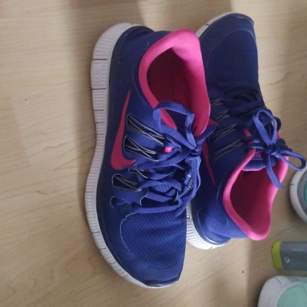 Excellent condition nike free 5.0